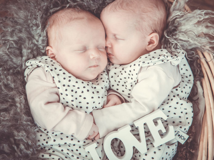 Baby und Babybauch